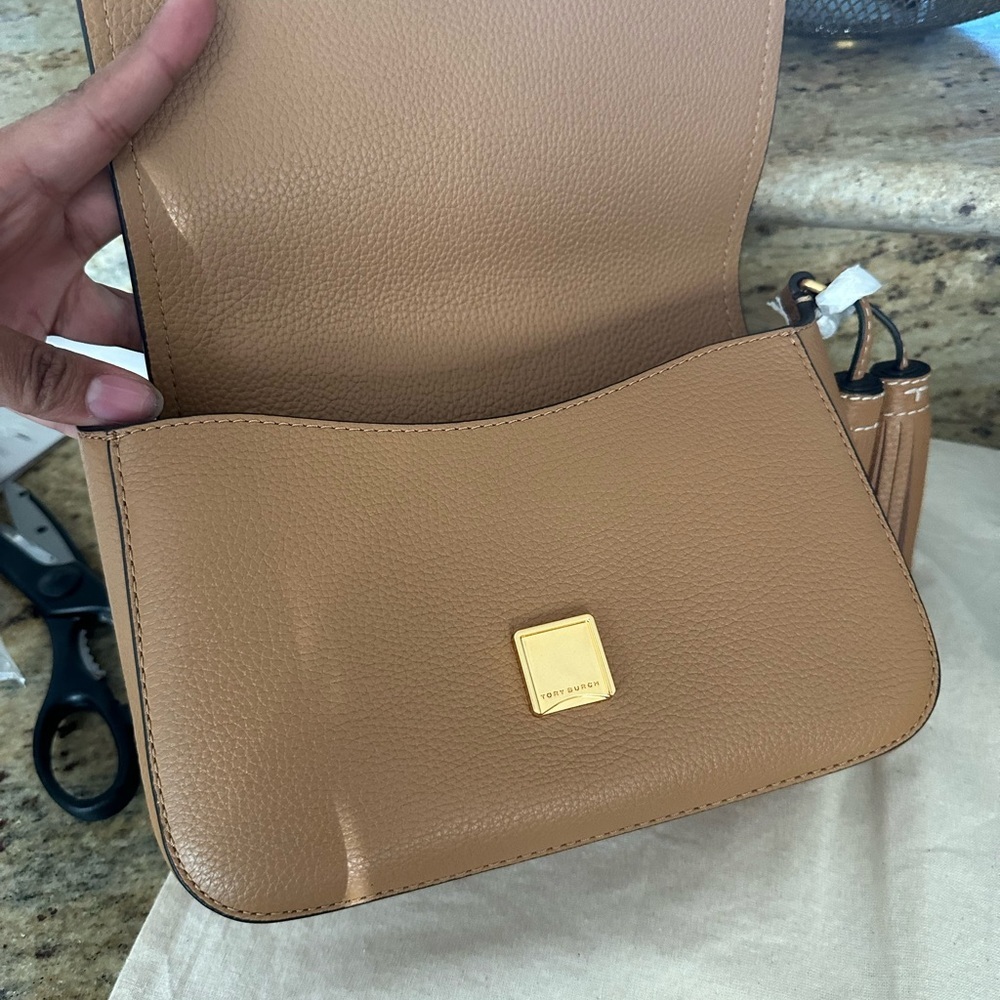 New Tory Burch Thea web flap crossbody tan - Picture 5 of 14